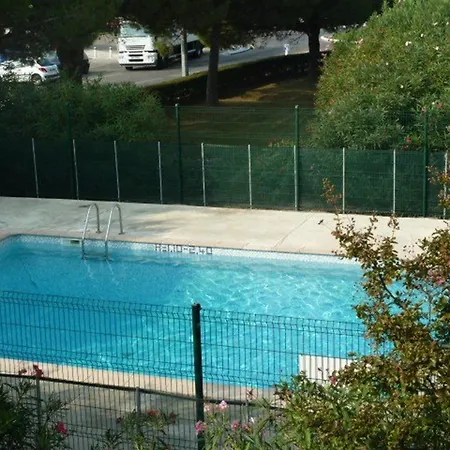 Apartamento Superbe 3p Avec Grande Terrasse, Piscine, Proche Et Commerces Au Grau-du-roi - Fr-1-307-137