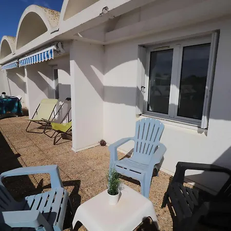Superbe 3p Avec Grande Terrasse, Piscine, Proche Et Commerces Au Grau-du-roi - Fr-1-307-137